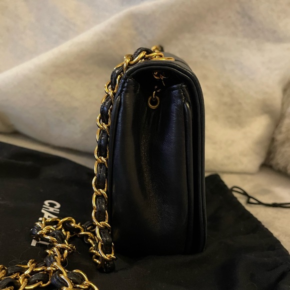 Authentic Vintage CHANEL Black Lambskin Mini CC Full Single Flap Bag - Picture 3 of 14